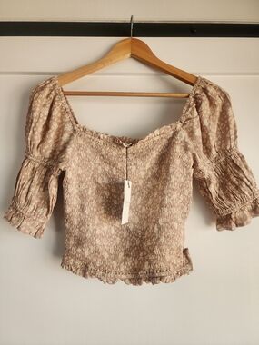 Smocked Off-Shoulder Peasant Top in Mauve/Taupe